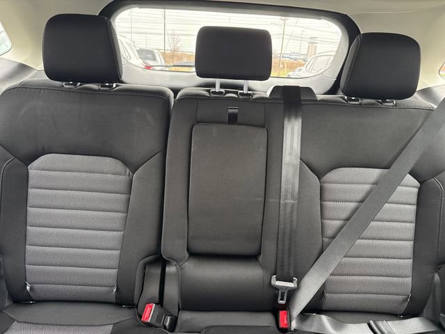 Certified 2024 Ford Edge SE image 19