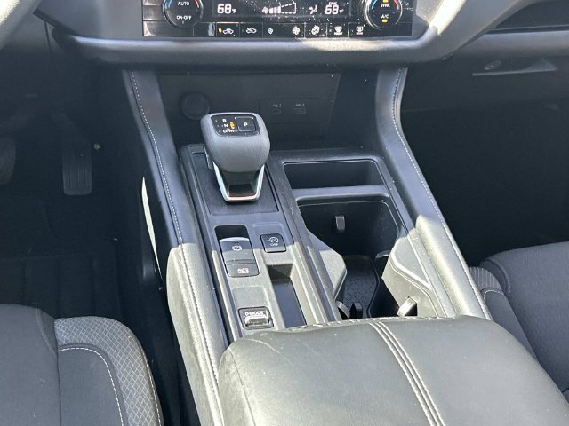 Used 2025 Nissan Pathfinder S FWD image 16