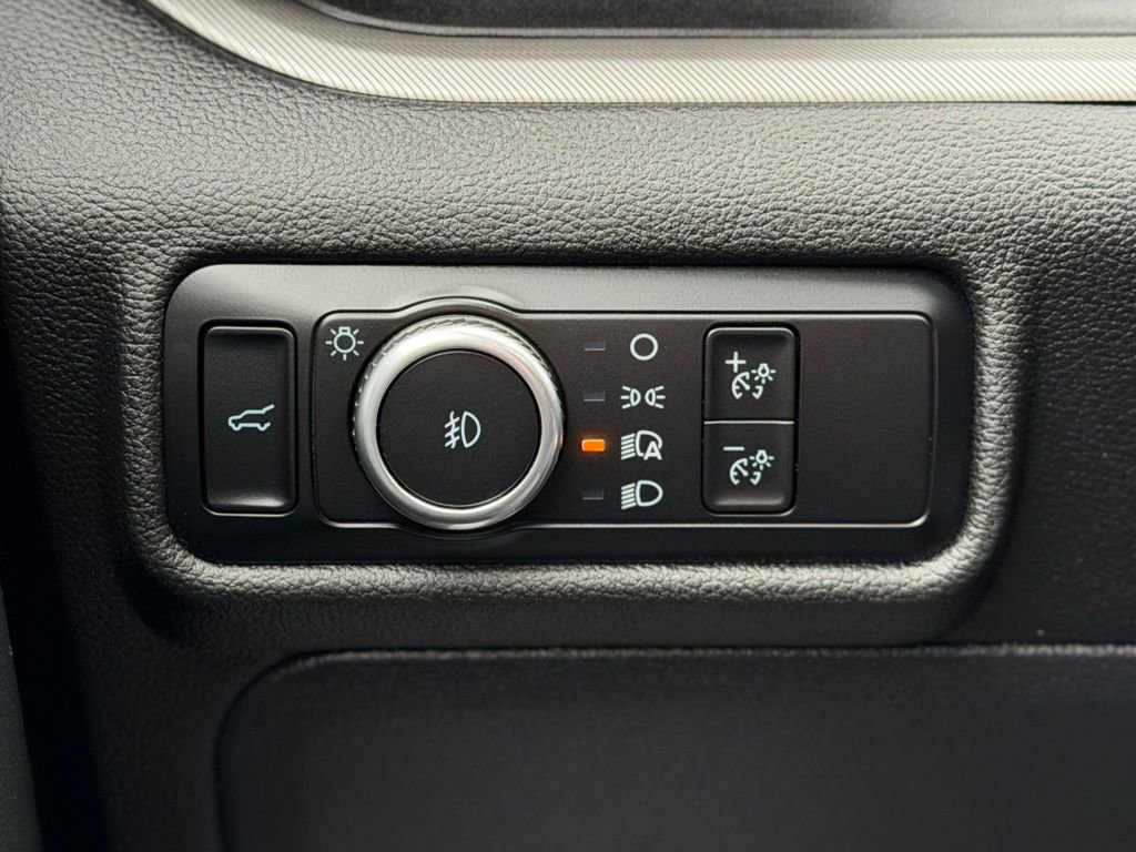 Certified 2023 Ford Explorer XLT w/ Equipment Group 202A image 27