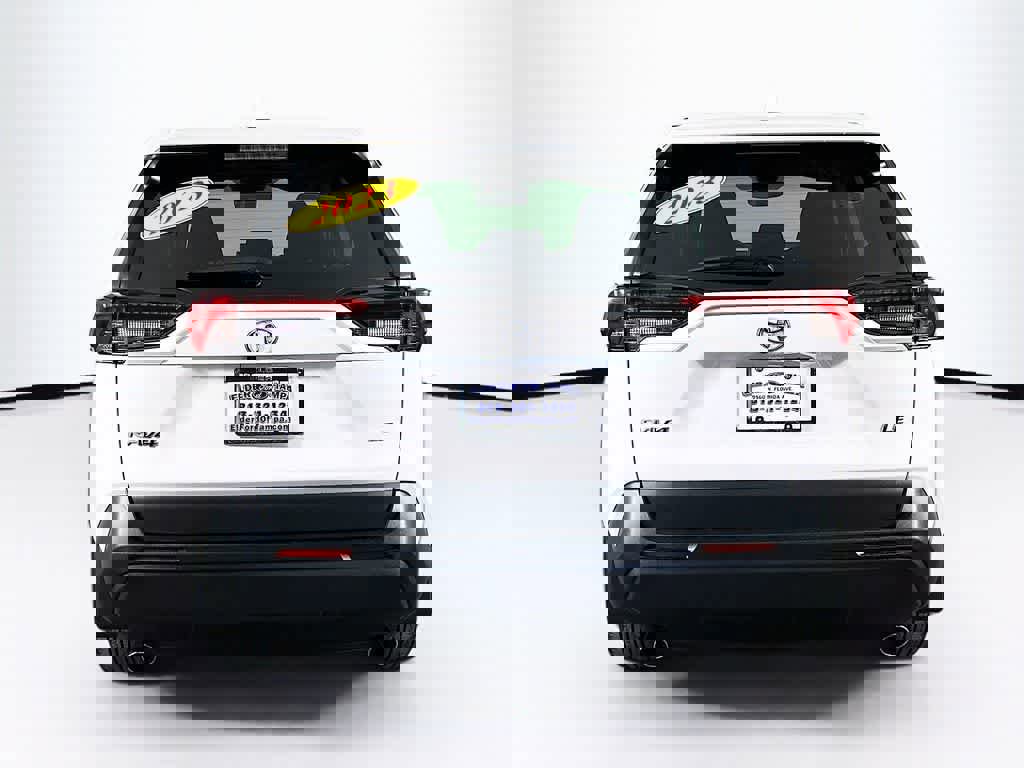 Used 2023 Toyota RAV4 LE image 5