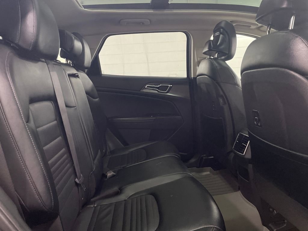 Used 2023 Kia Sportage SX image 32