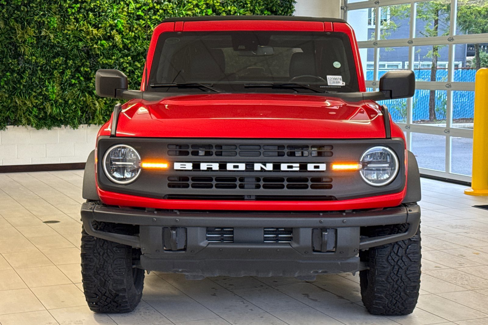 Certified 2021 Ford Bronco Black Diamond image 9