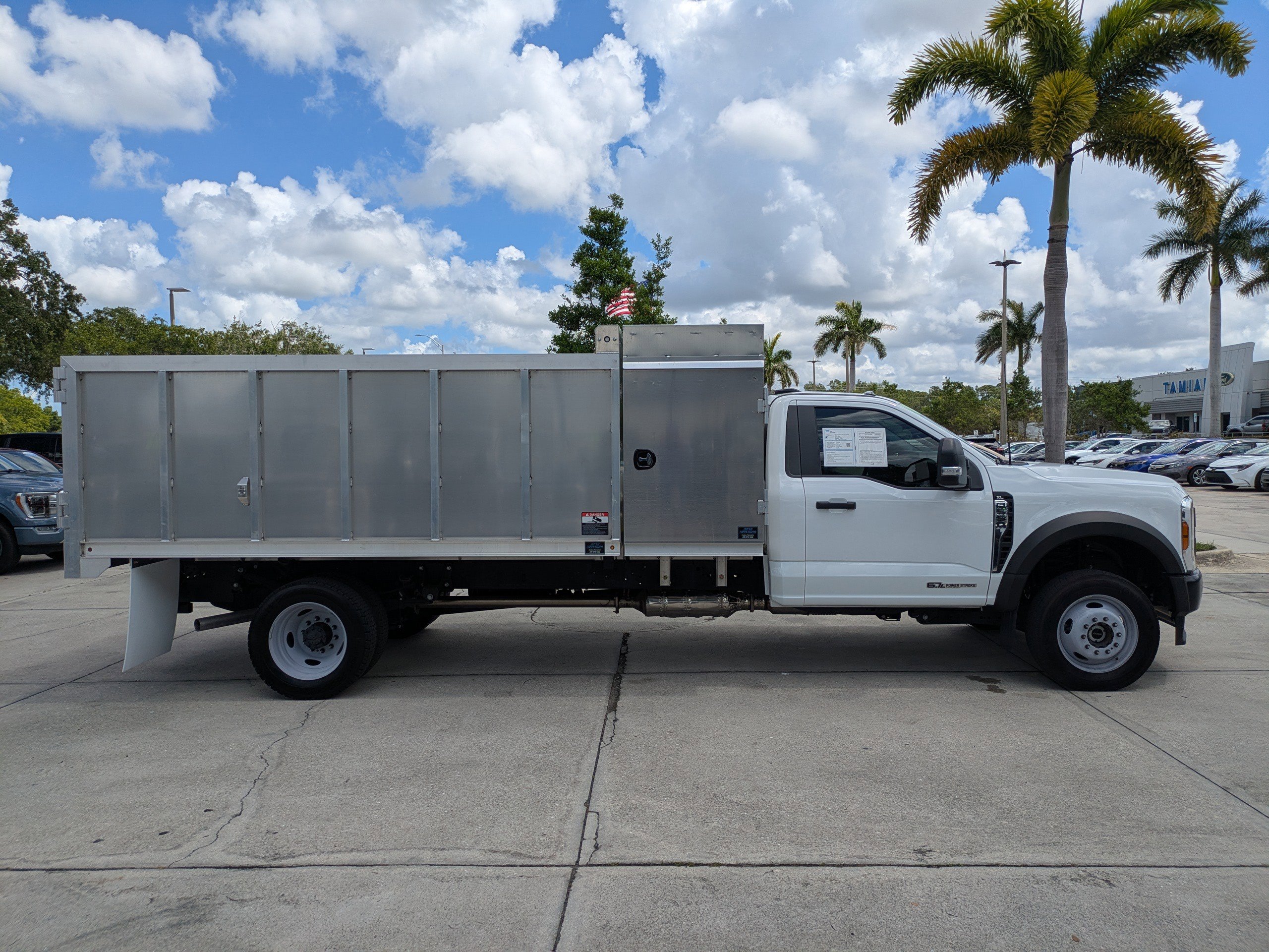 Certified 2024 Ford F550 4x4 Regular Cab Super Duty image 3