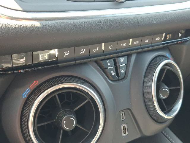 Used 2025 Chevrolet Blazer LT AWD/4WD image 25