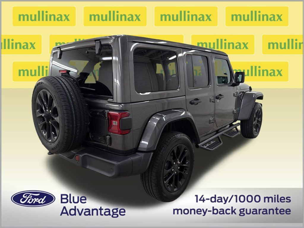 Used 2025 Jeep Wrangler Unlimited Sahara w/ Safety Group AWD/4WD image 3