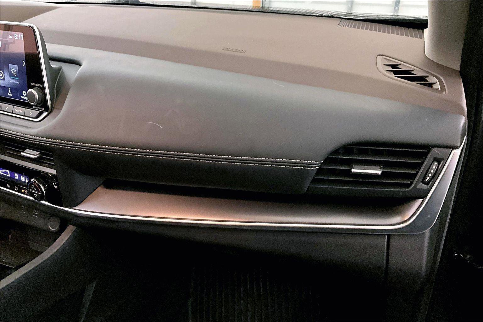 Used 2023 Nissan Rogue SV w/ SV Premium B Package image 15