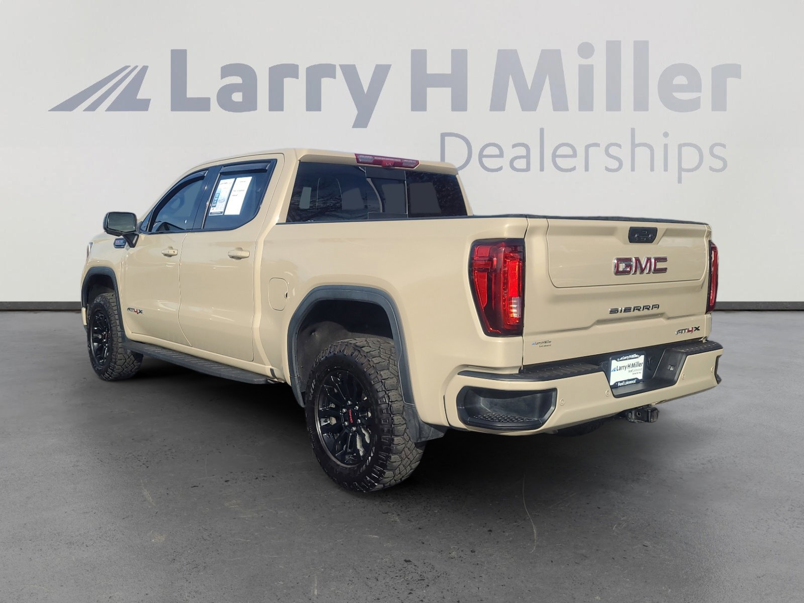 Used 2022 GMC Sierra 1500 AT4X image 3