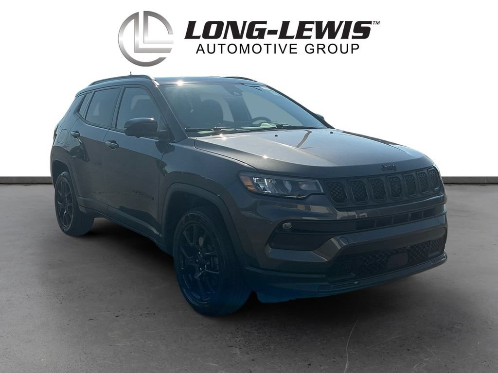Used 2023 Jeep Compass Latitude w/ Sun and Sound Group AWD/4WD image 10