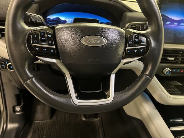 Certified 2025 Ford Explorer Platinum w/ Ultimate Package AWD/4WD image 10