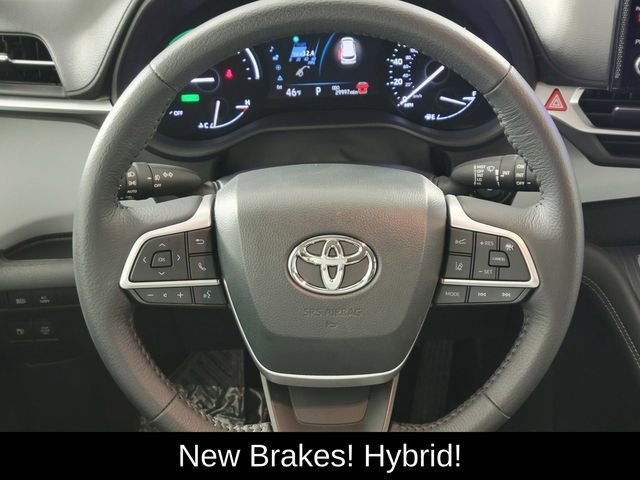 Used 2025 Toyota Sienna XLE w/ XLE Plus Package image 25