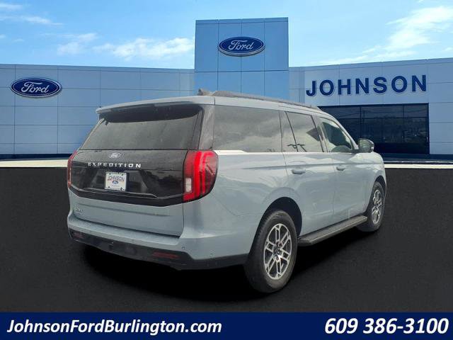 Certified 2025 Ford Expedition Active image 3