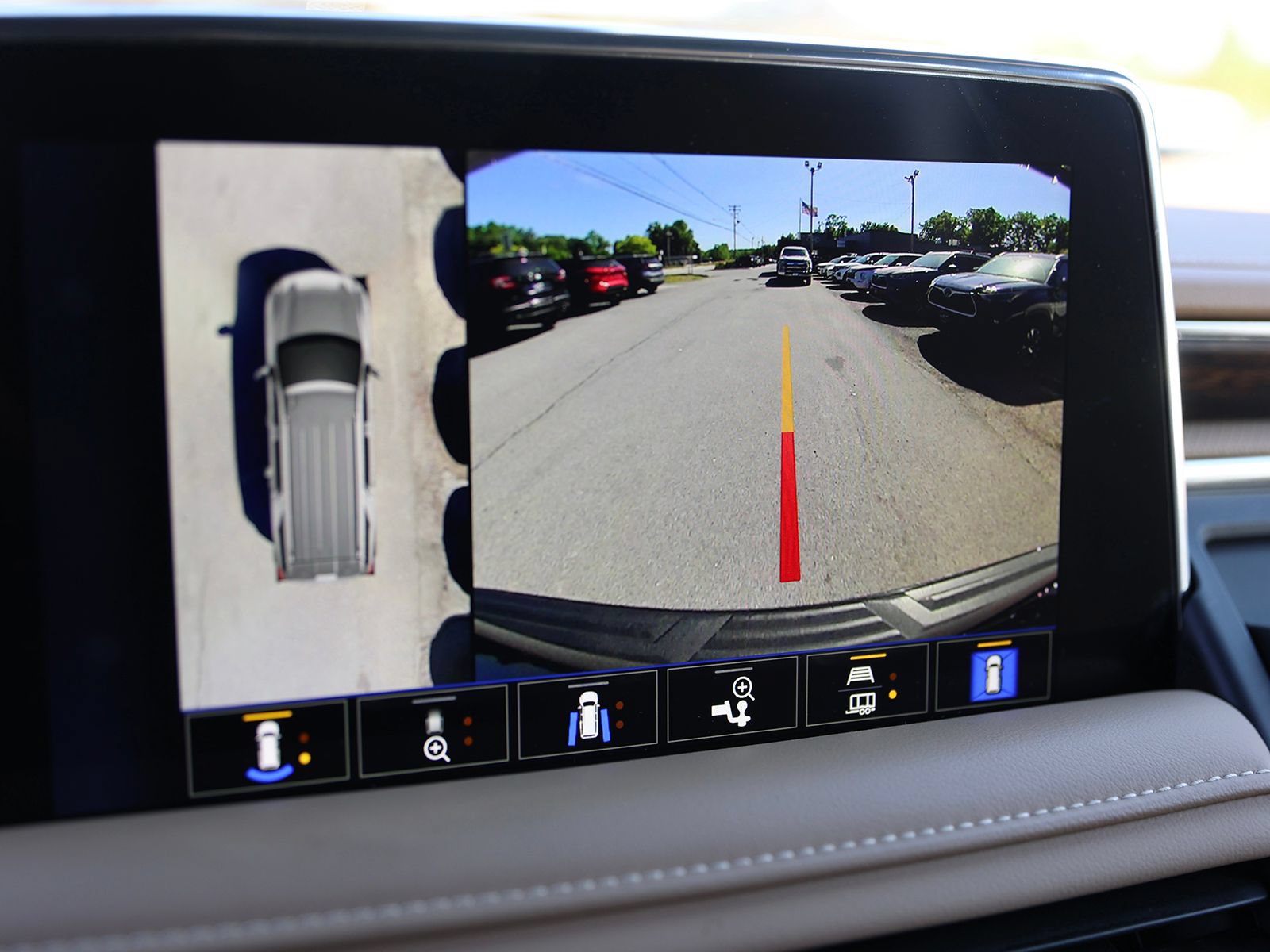 Used 2024 Chevrolet Tahoe Premier AWD/4WD image 35