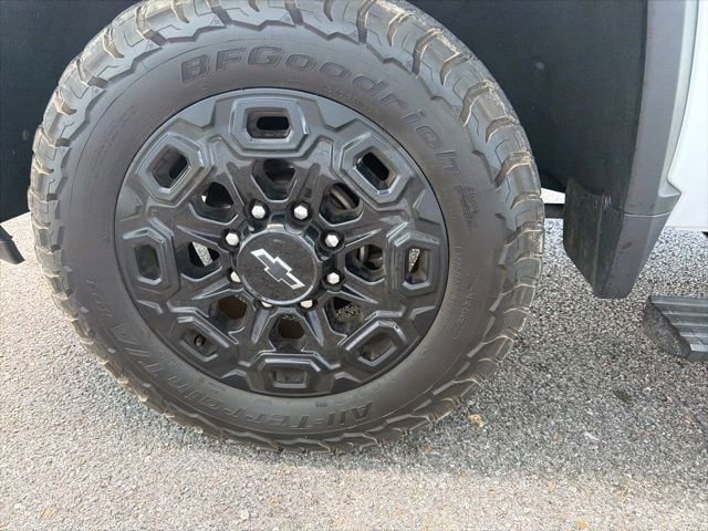 Used 2024 Chevrolet Silverado 2500 LTZ w/ LTZ Plus Package AWD/4WD image 15