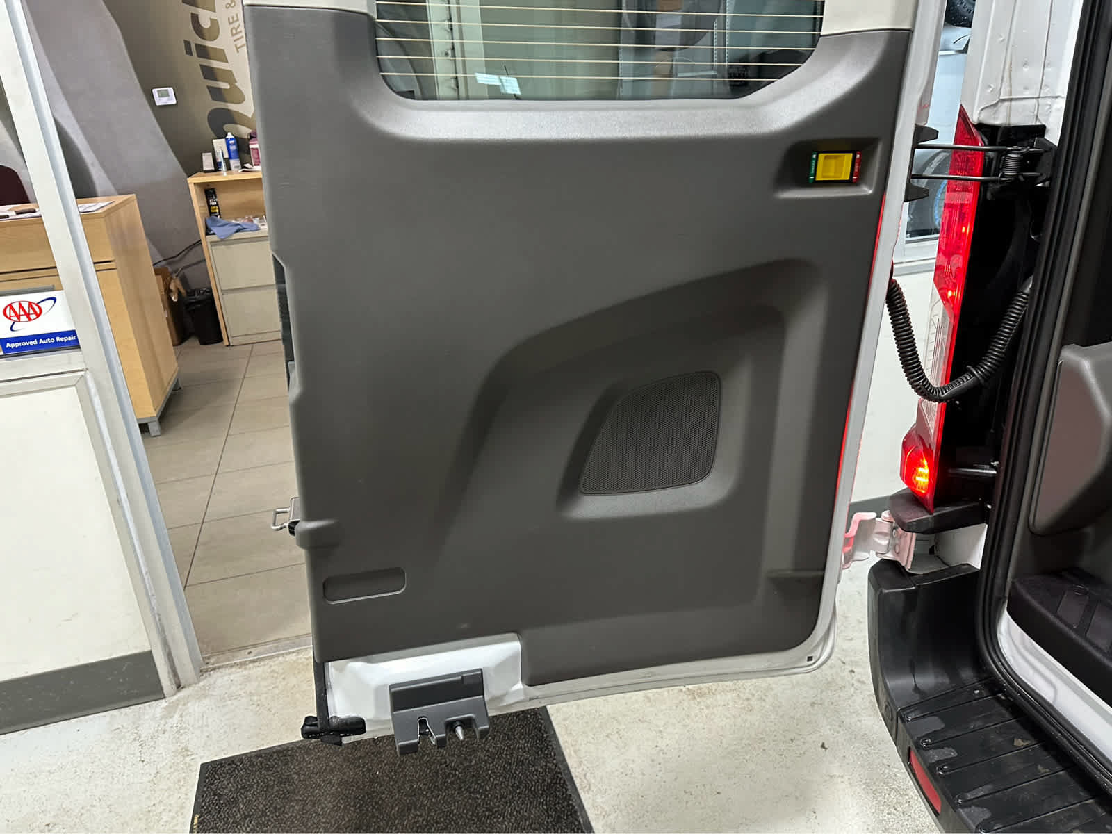 Certified 2026 Ford Transit 350 XLT RWD image 9