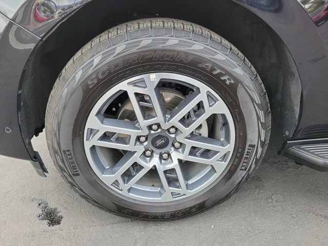 Certified 2025 Ford Expedition Active AWD/4WD image 31