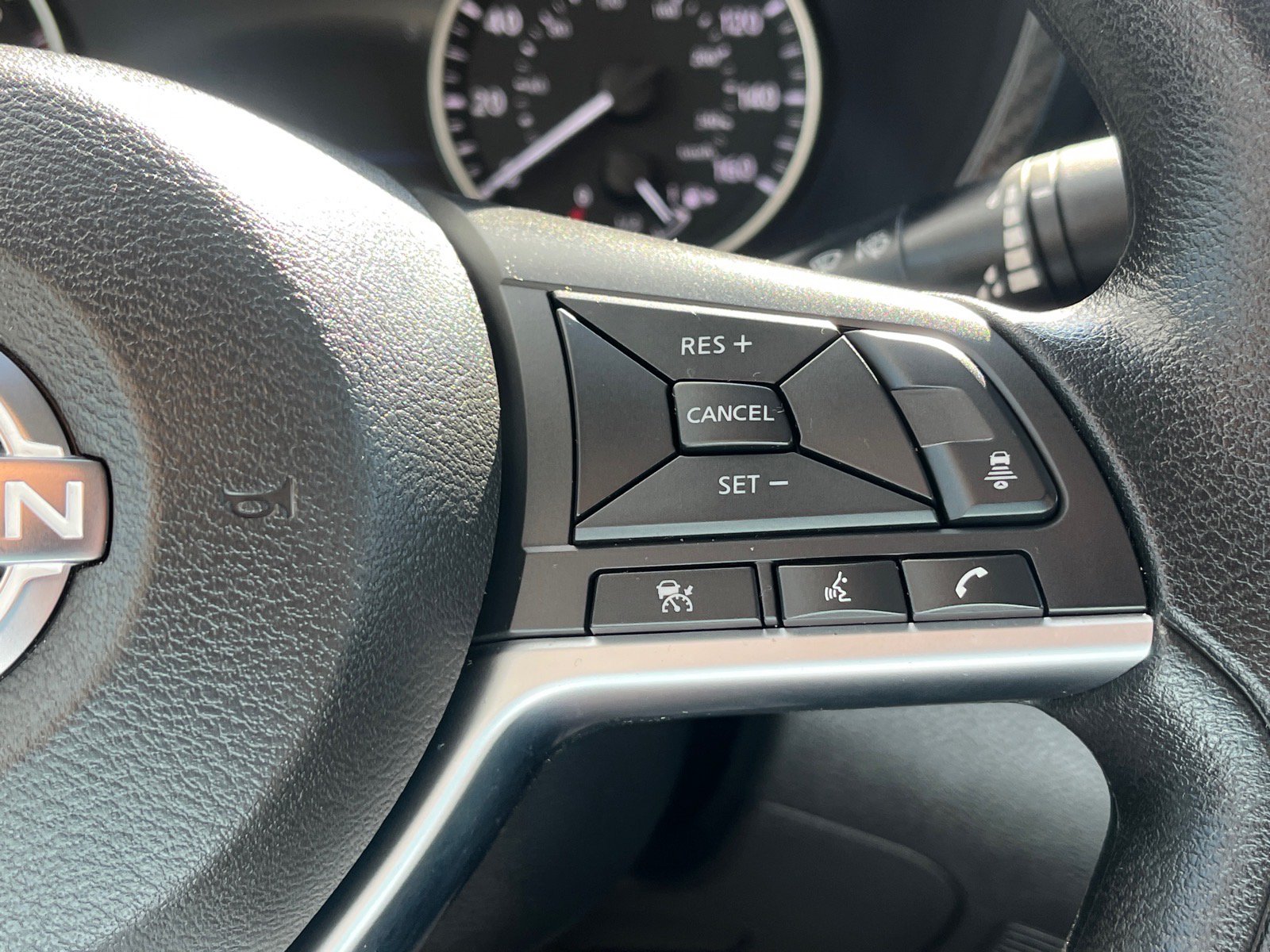 Used 2025 Nissan Sentra SV FWD image 15