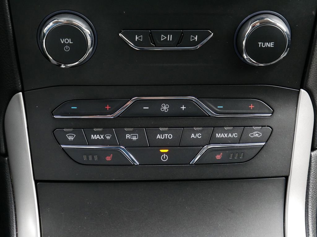 Certified 2019 Ford Edge SEL w/ Equipment Group 201A AWD/4WD image 21