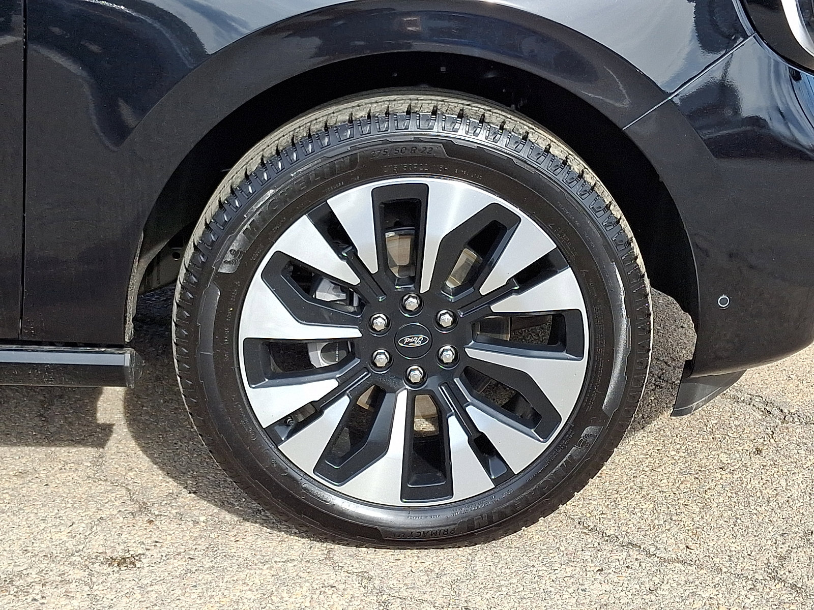 Certified 2025 Ford Expedition Platinum w/ Driver's Package AWD/4WD image 8