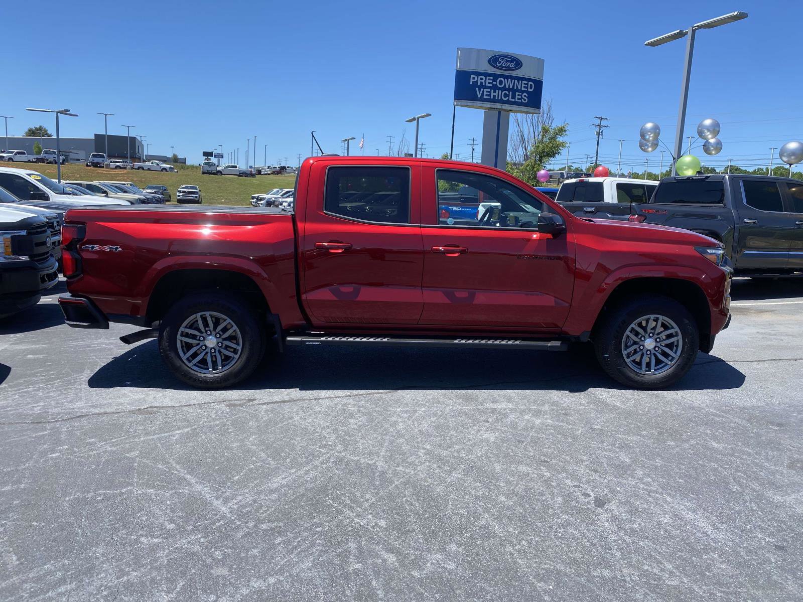 Used 2025 Chevrolet Colorado LT w/ LT Convenience Package AWD/4WD image 8