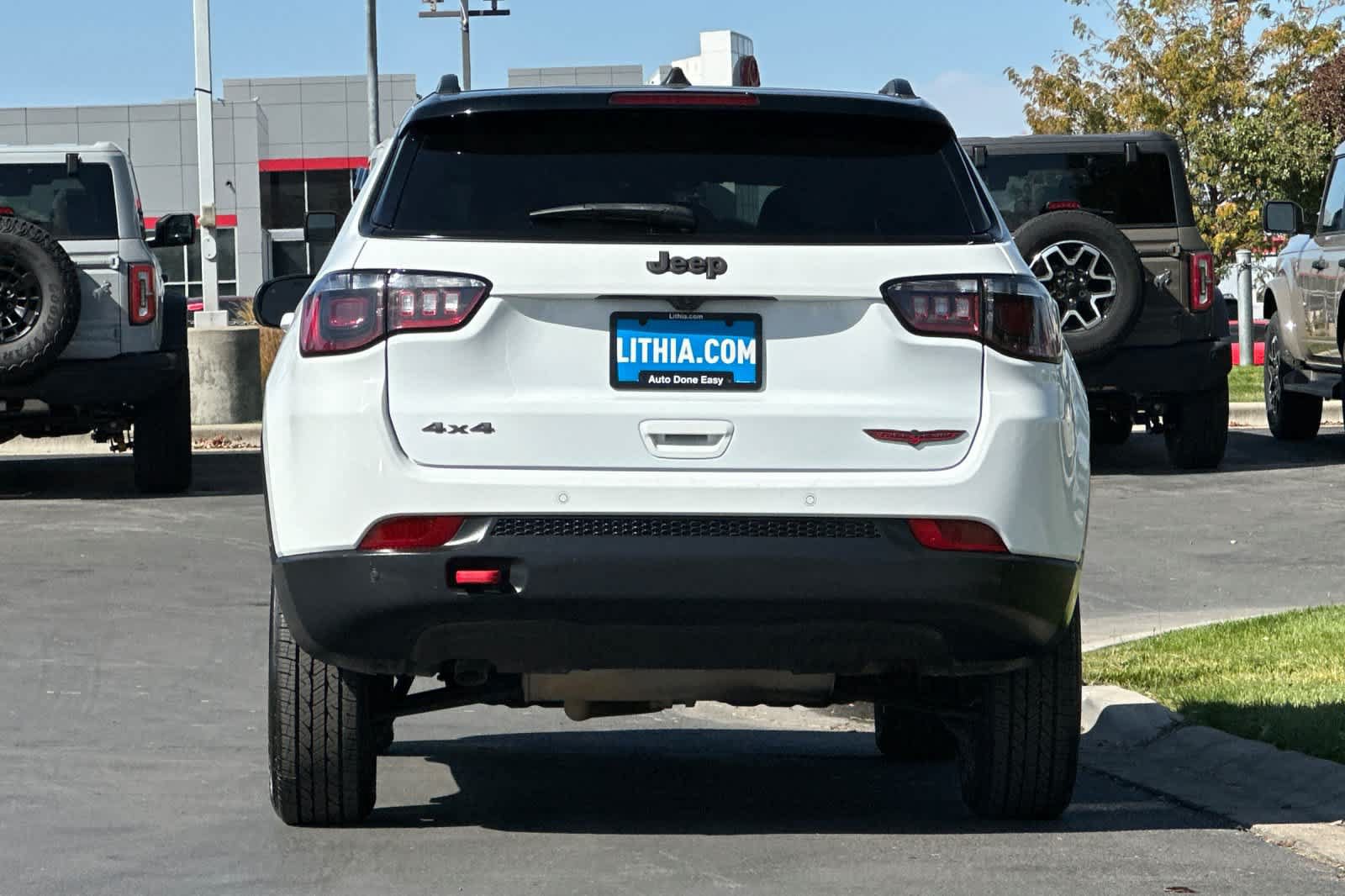 Used 2023 Jeep Compass Trailhawk AWD/4WD image 7