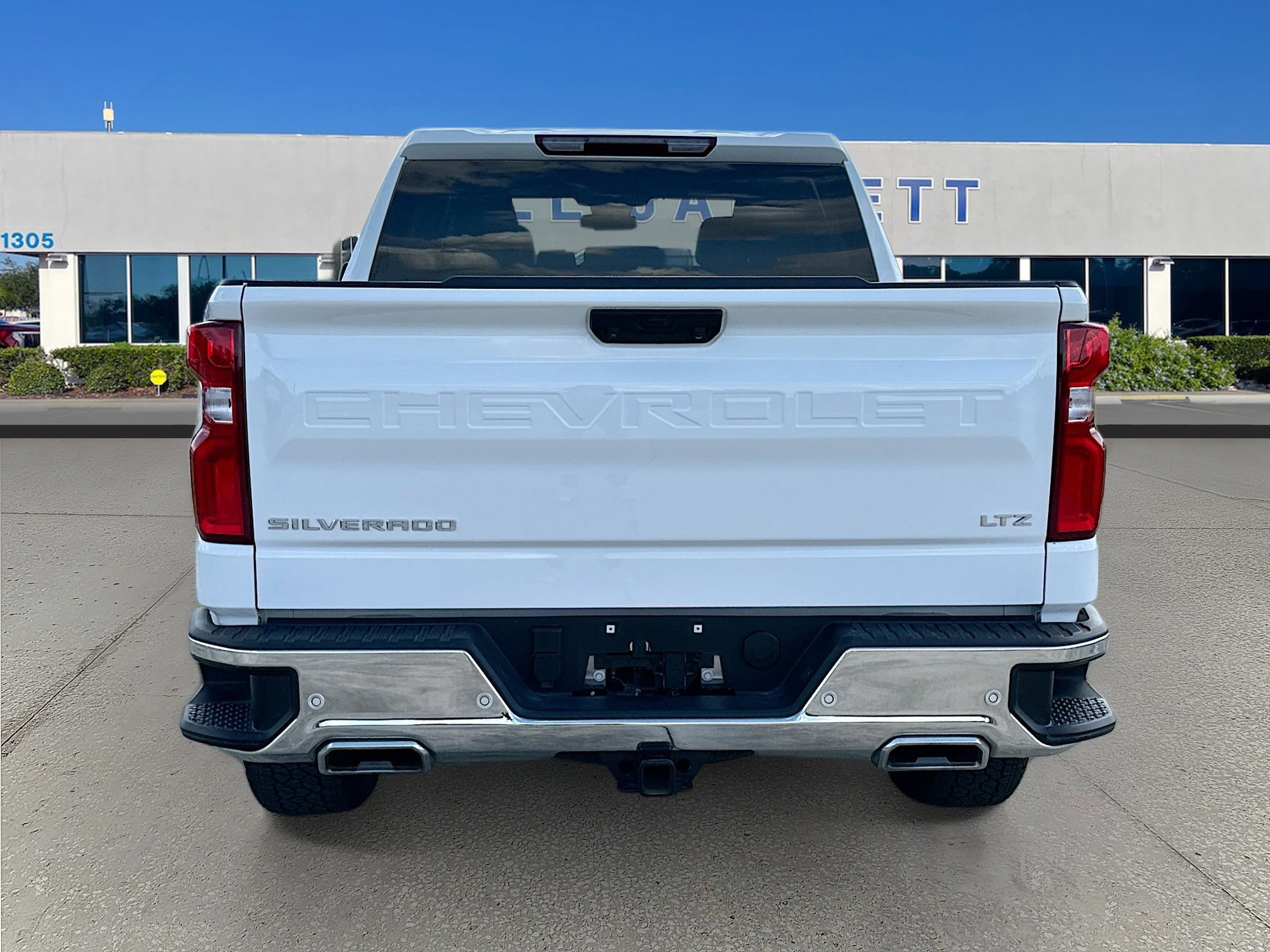 Used 2025 Chevrolet Silverado 1500 LTZ image 4