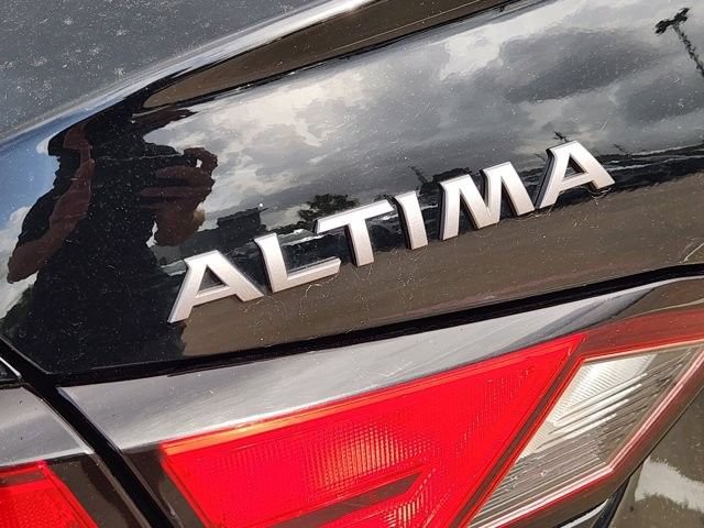 Used 2025 Nissan Altima 2.5 SV FWD image 12