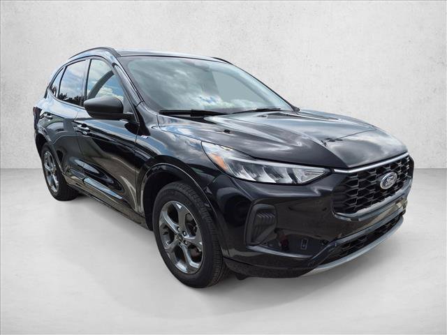 Certified 2023 Ford Escape ST-Line w/ Tech Pack #1 AWD/4WD image 3