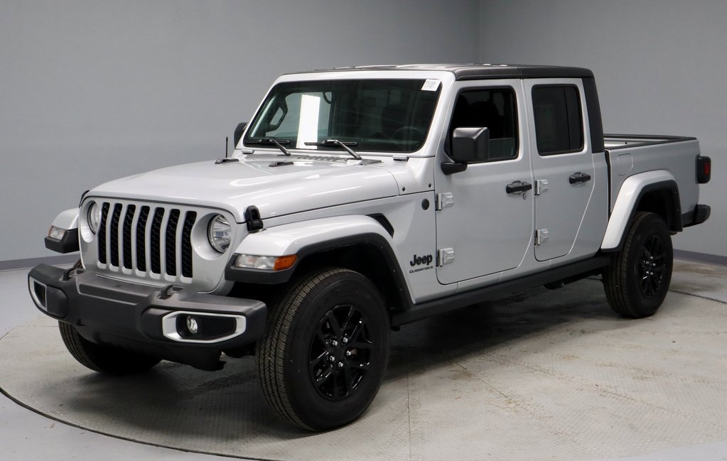 Used 2023 Jeep Gladiator Sport image 8