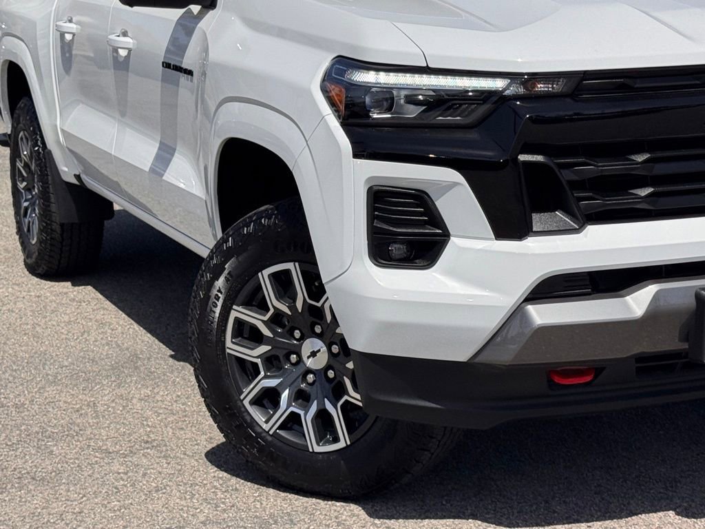 Used 2024 Chevrolet Colorado Z71 w/ Z71 Convenience Package 2 image 4