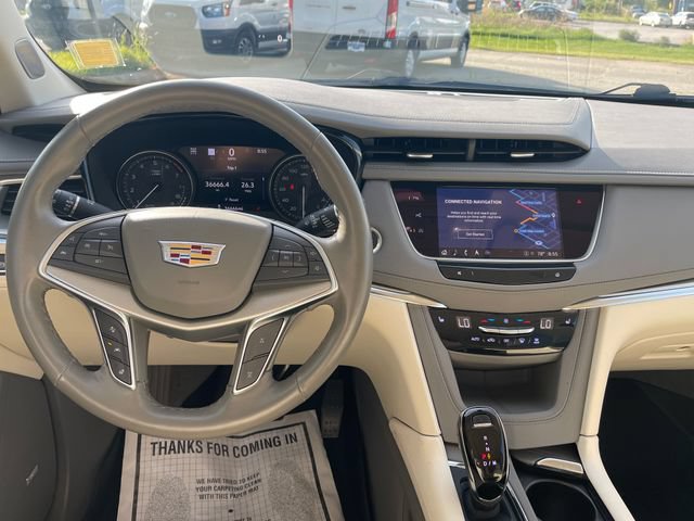 Used 2022 Cadillac XT5 Premium Luxury w/ Technology Package AWD/4WD image 14