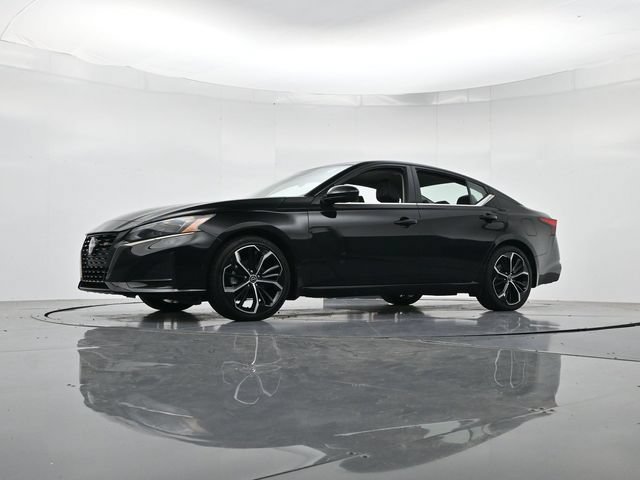 Used 2024 Nissan Altima 2.5 SR FWD image 36