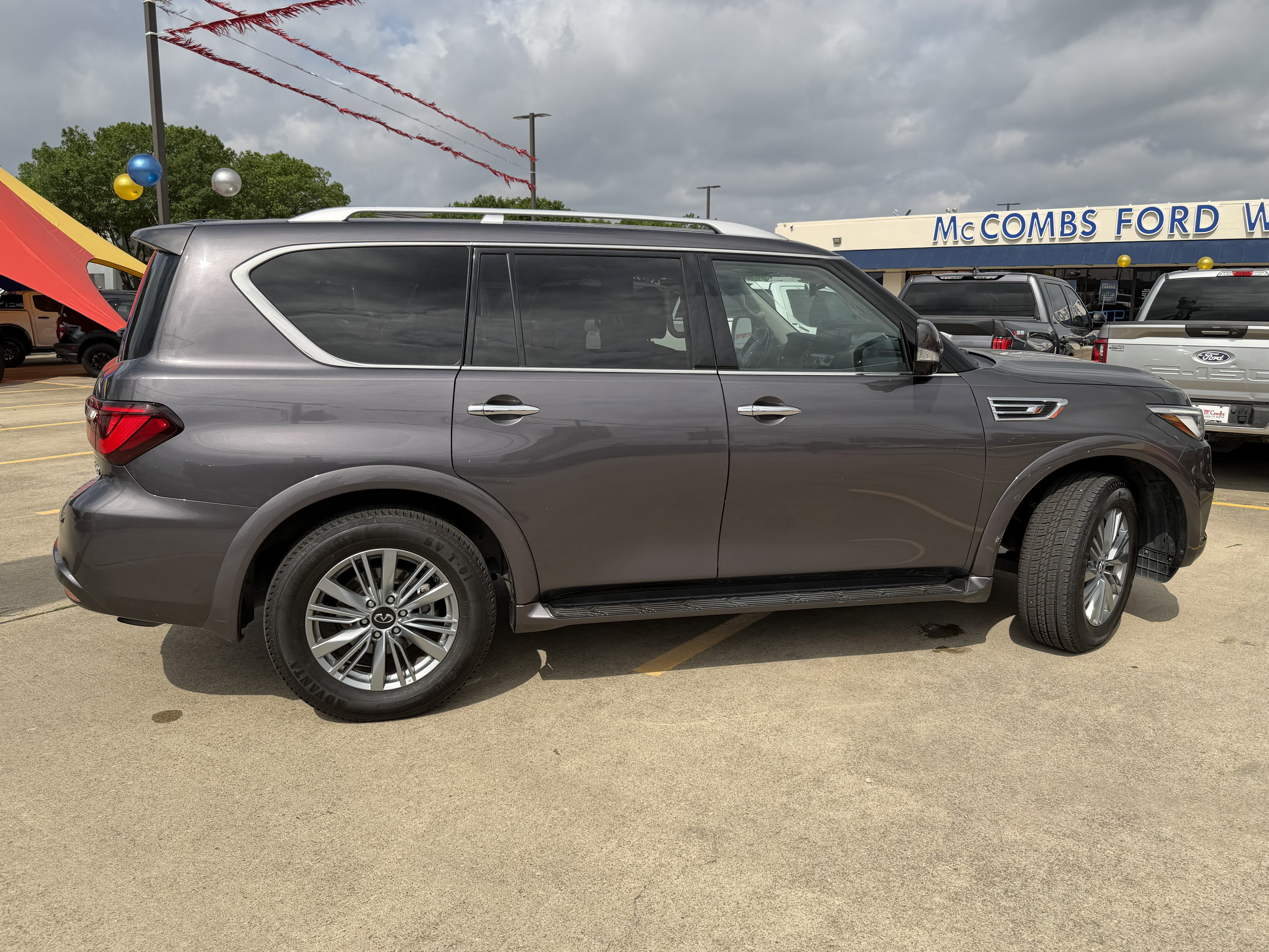Used 2024 INFINITI QX80 Luxe image 3