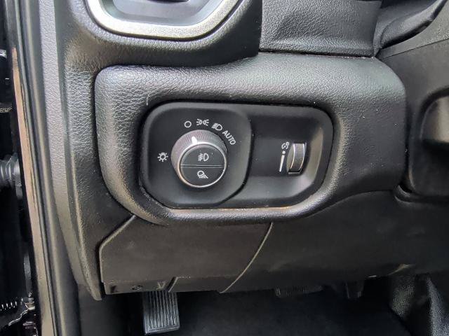 Used 2025 RAM 3500 Tradesman w/ Chrome Appearance Group AWD/4WD image 22