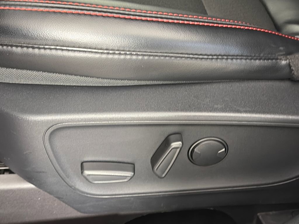 Certified 2025 Ford Escape ST-Line Select AWD/4WD image 26