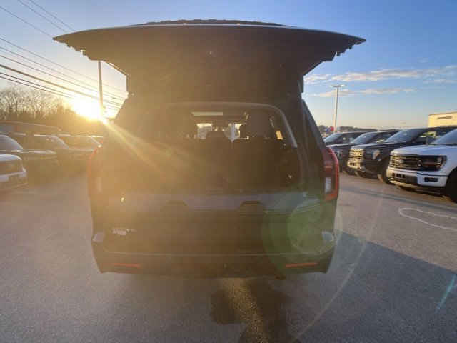 Certified 2025 Ford Expedition Active image 42