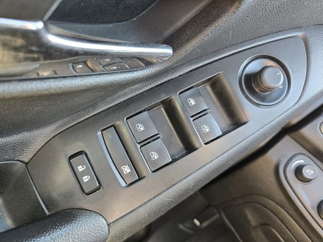 Used 2022 Chevrolet Trax LS w/ Tint and Cruise Package image 32