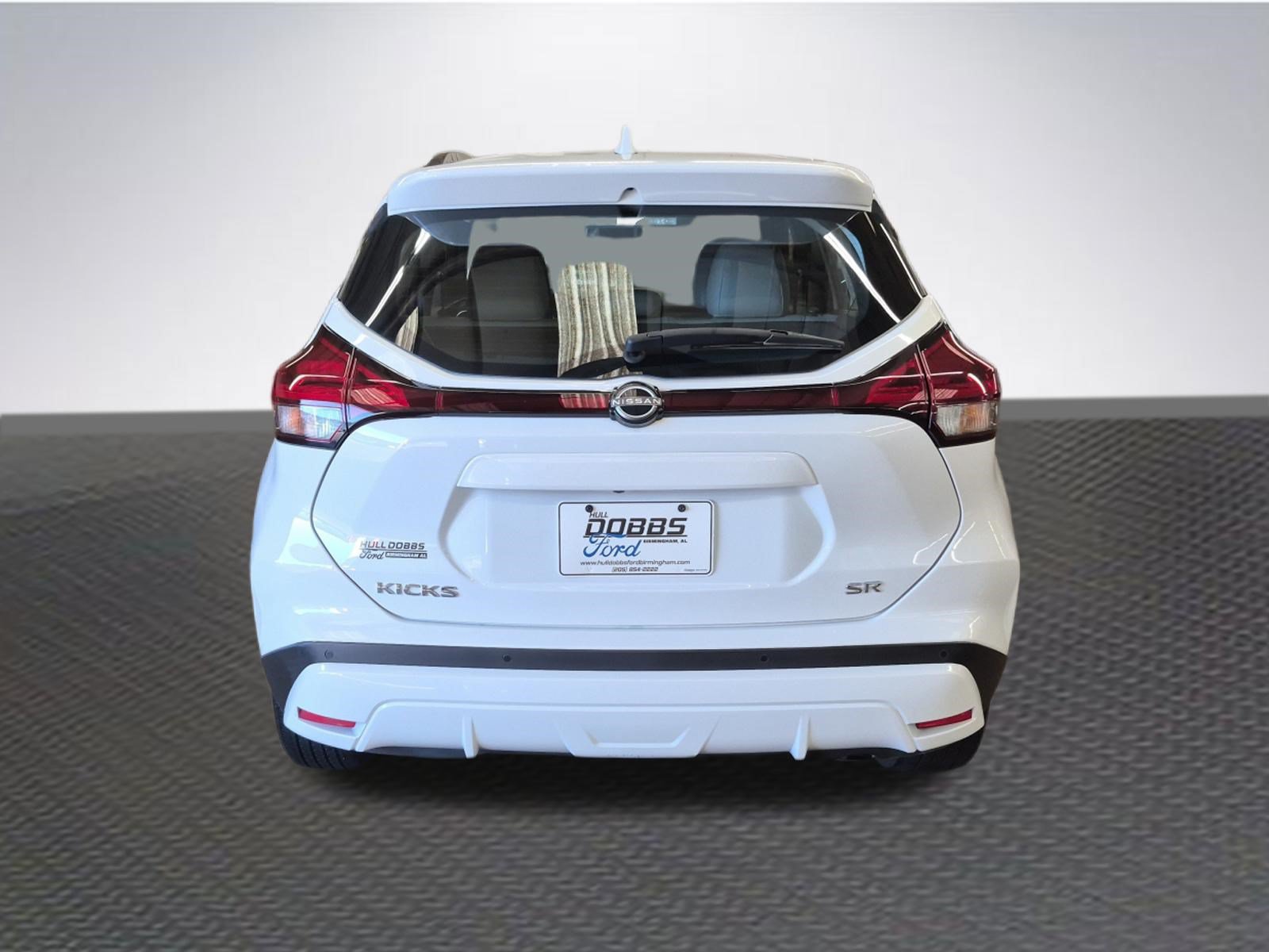 Used 2024 Nissan Kicks SR w/ SR Premium Package FWD image 6