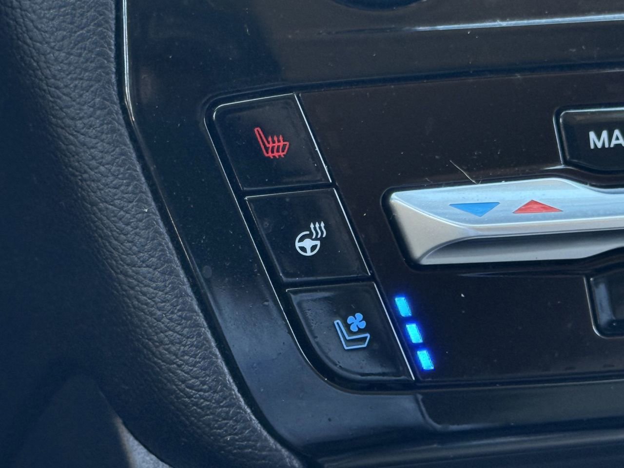 Certified 2022 Ford Explorer Limited w/ Equipment Group 301A image 21