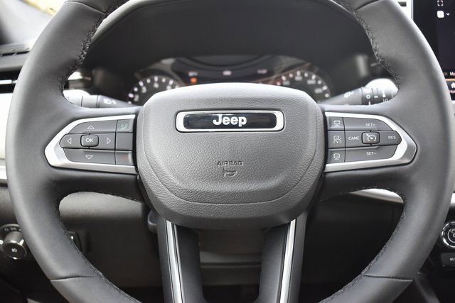 Used 2025 Jeep Compass Limited AWD/4WD image 27