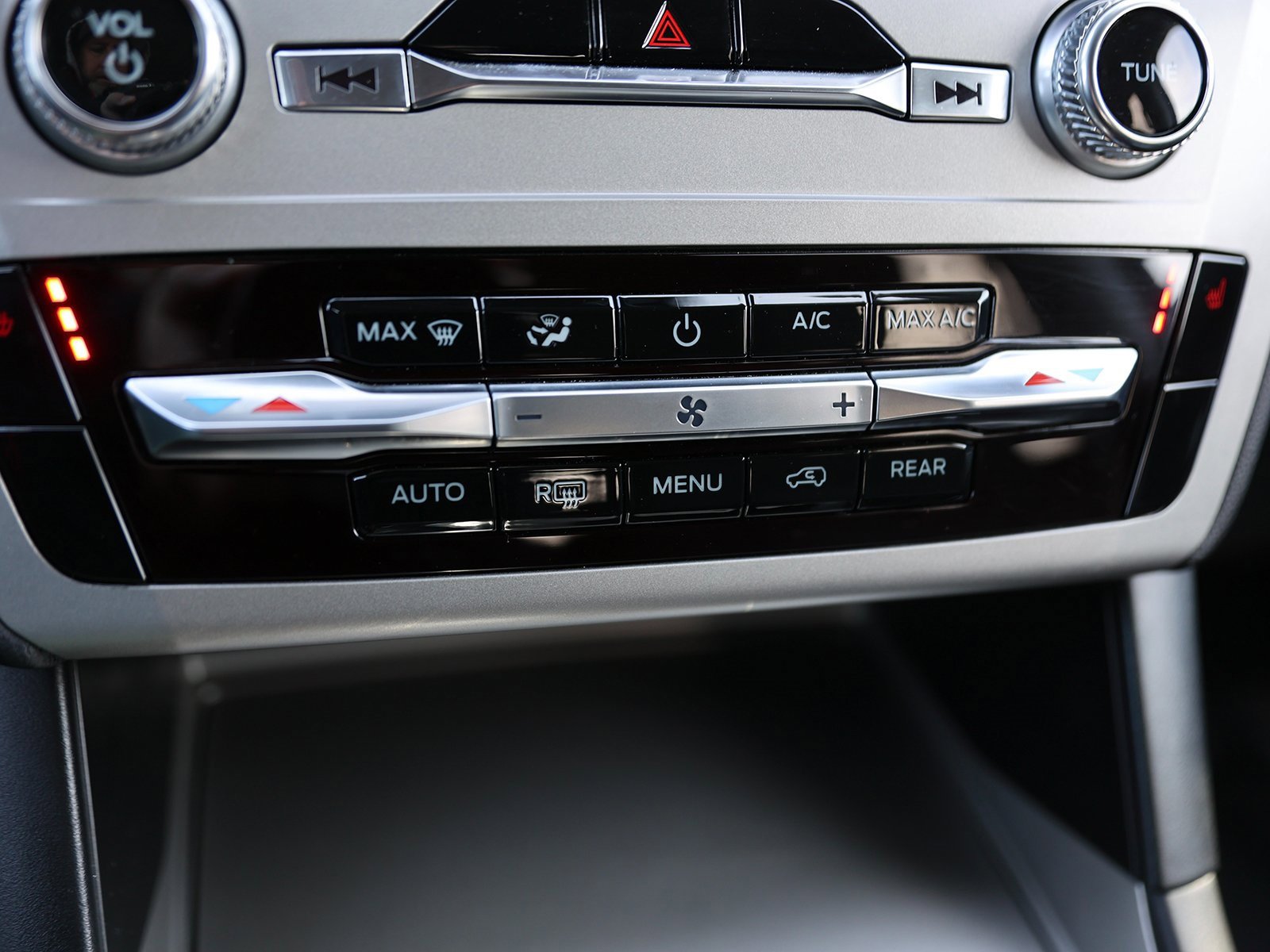 Certified 2022 Ford Explorer XLT image 29