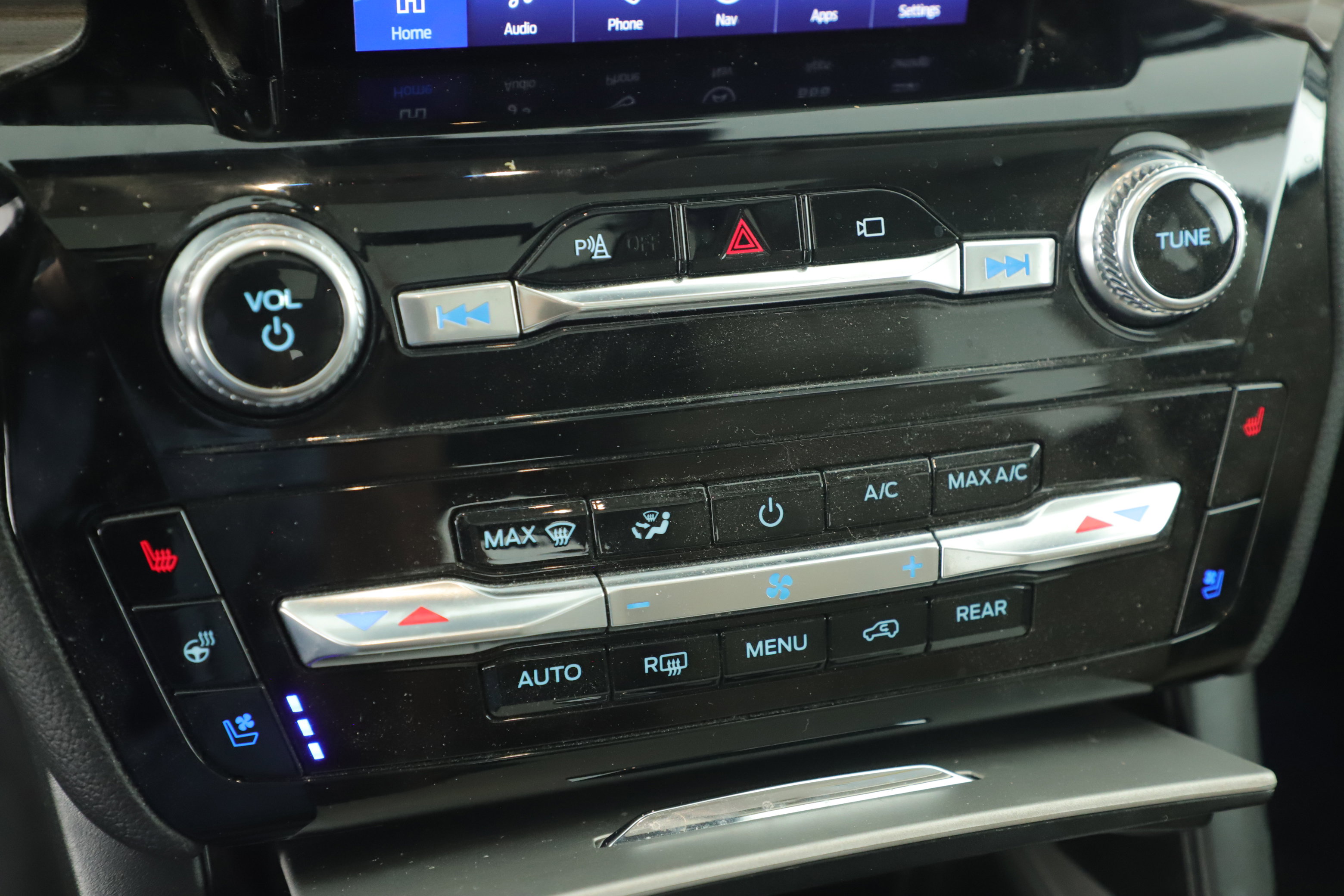 Certified 2022 Ford Explorer Limited w/ Limited Technology Package image 13