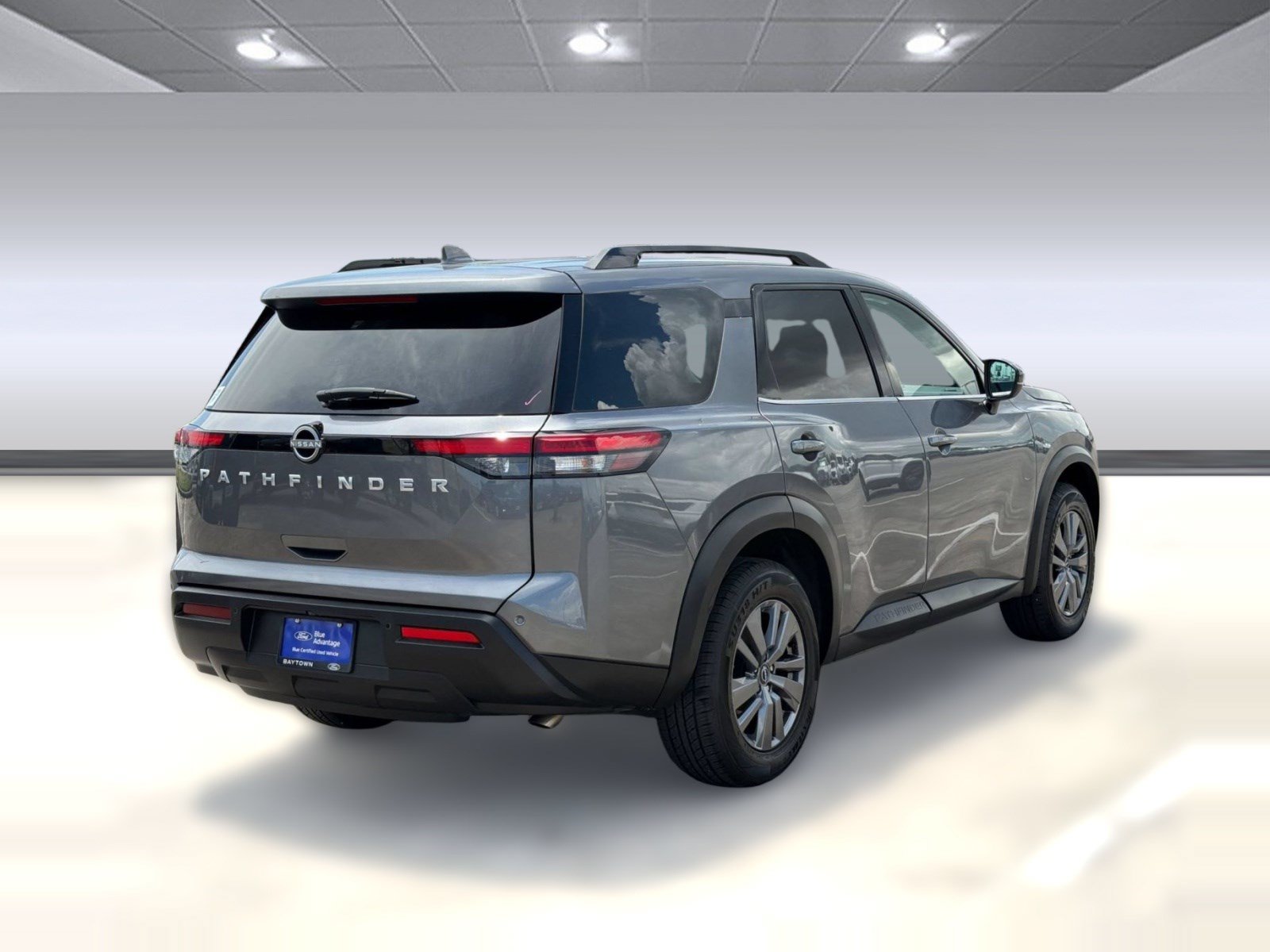 Used 2025 Nissan Pathfinder SV FWD image 9