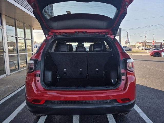 Used 2024 Jeep Compass Latitude image 27