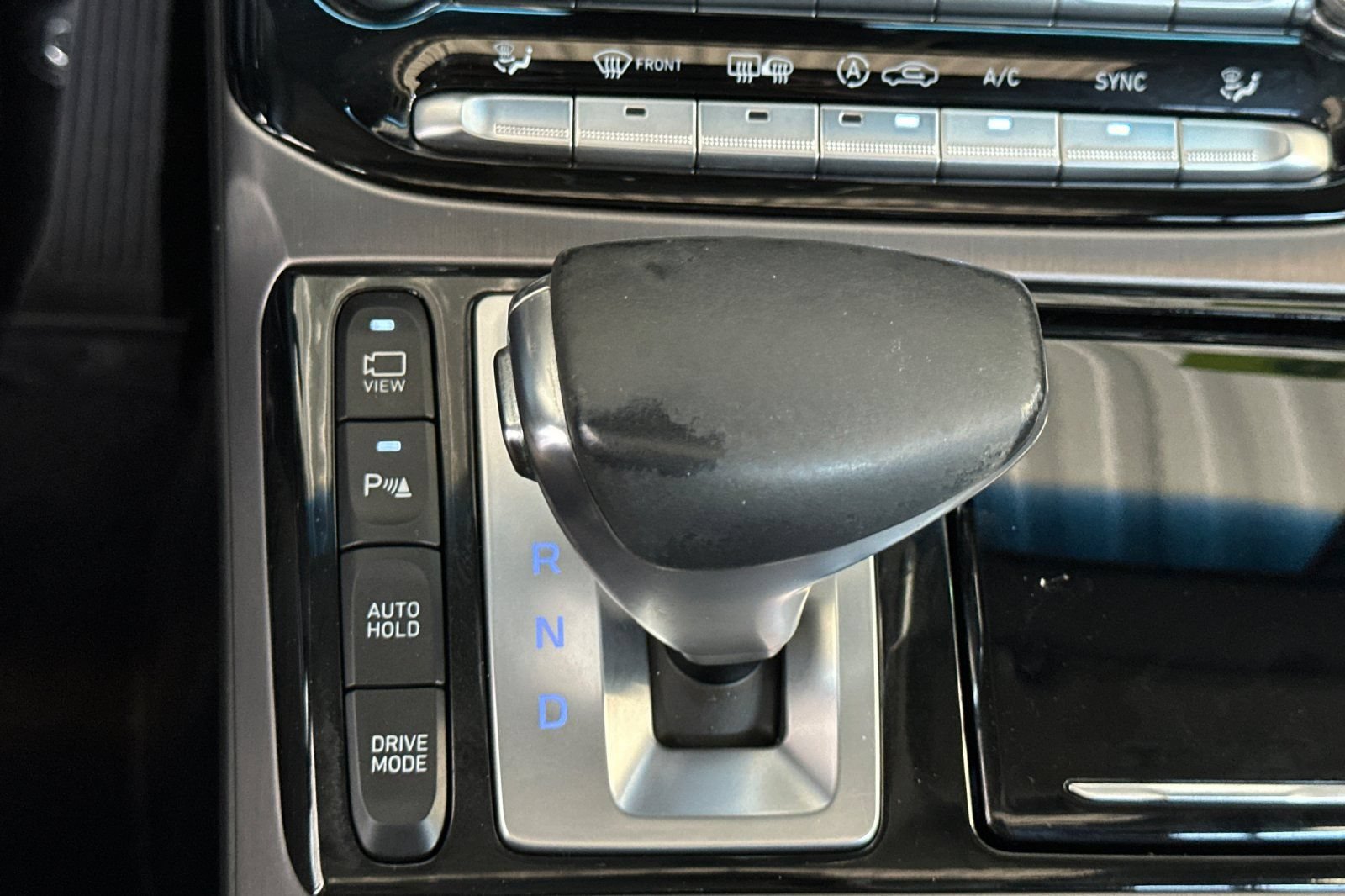 Used 2019 Genesis G90 3.3T Premium RWD image 23