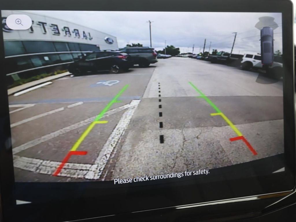 Certified 2024 Ford Expedition XLT image 10