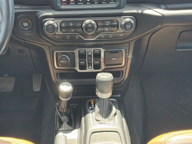 Used 2020 Jeep Gladiator Overland AWD/4WD image 14