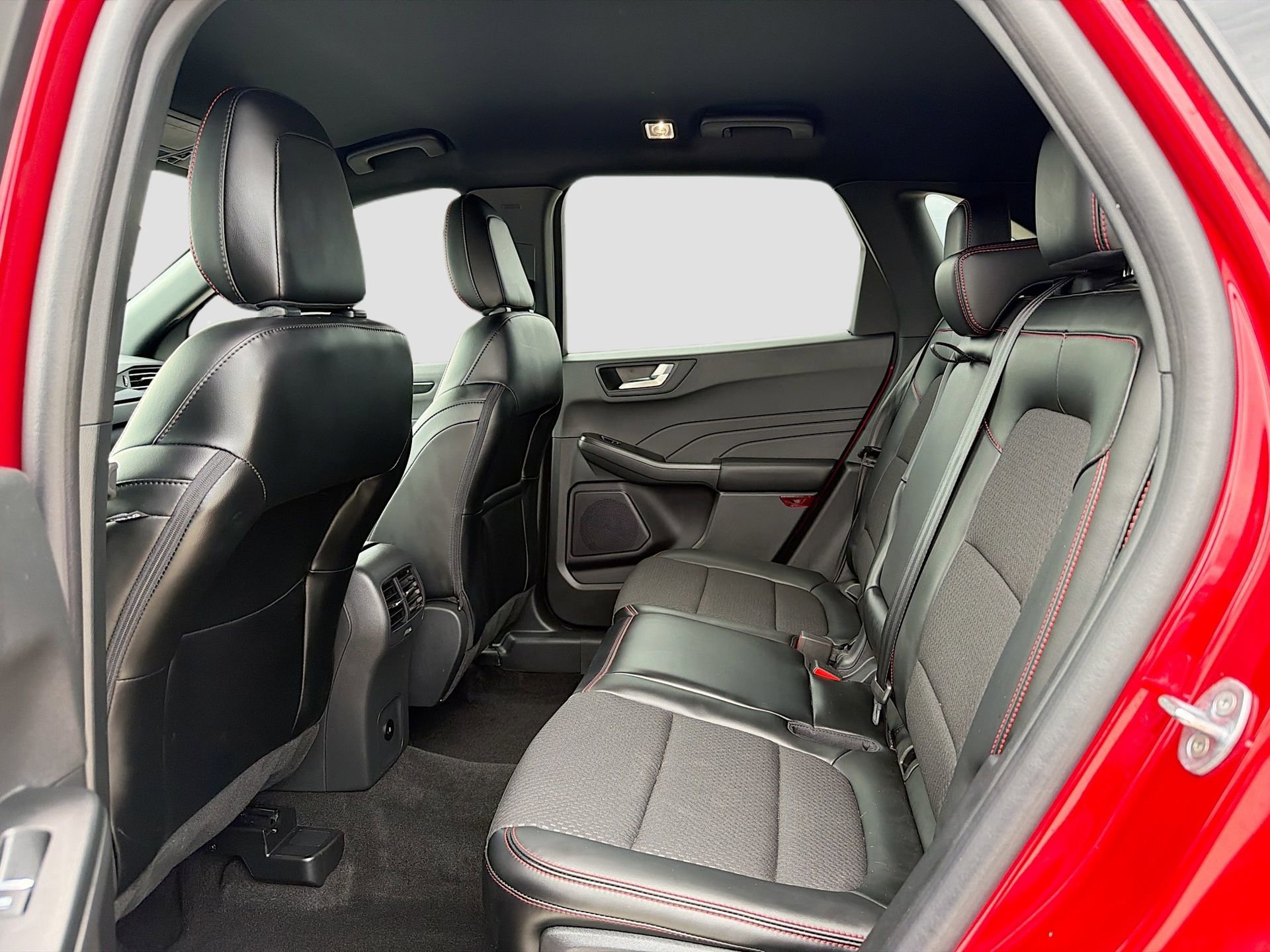 Certified 2024 Ford Escape ST-Line w/ Tech Pack #1 FWD image 30