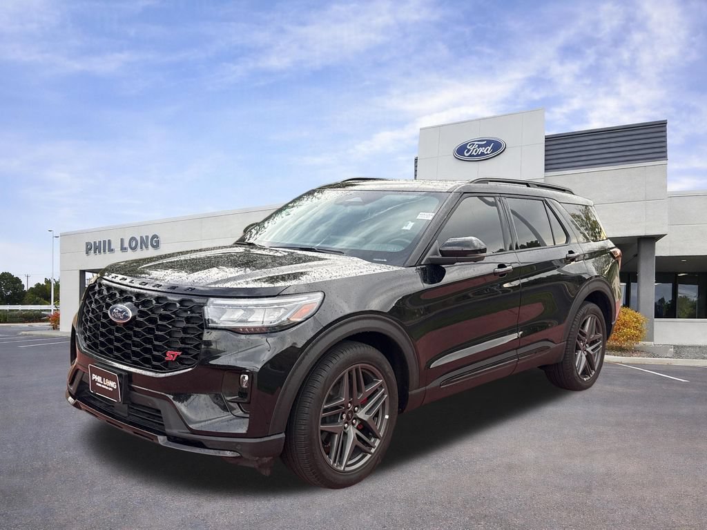 Certified 2025 Ford Explorer ST AWD/4WD image 4