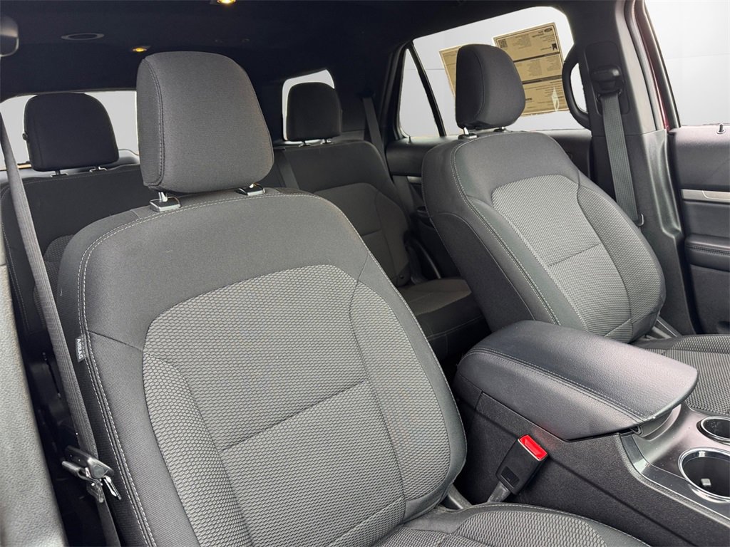 Certified 2019 Ford Explorer XLT w/ Equipment Group 201A image 15