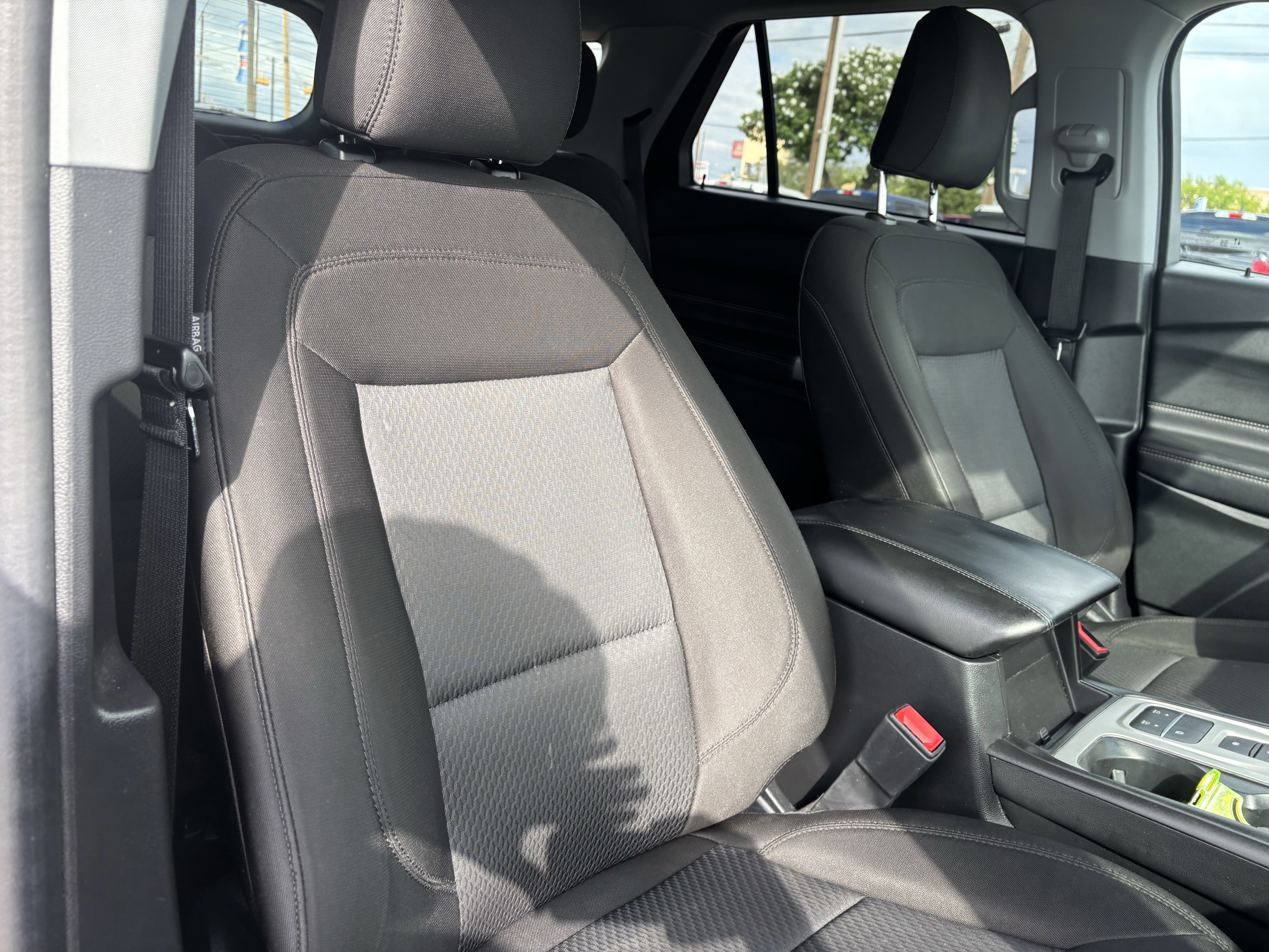 Certified 2023 Ford Explorer XLT image 28